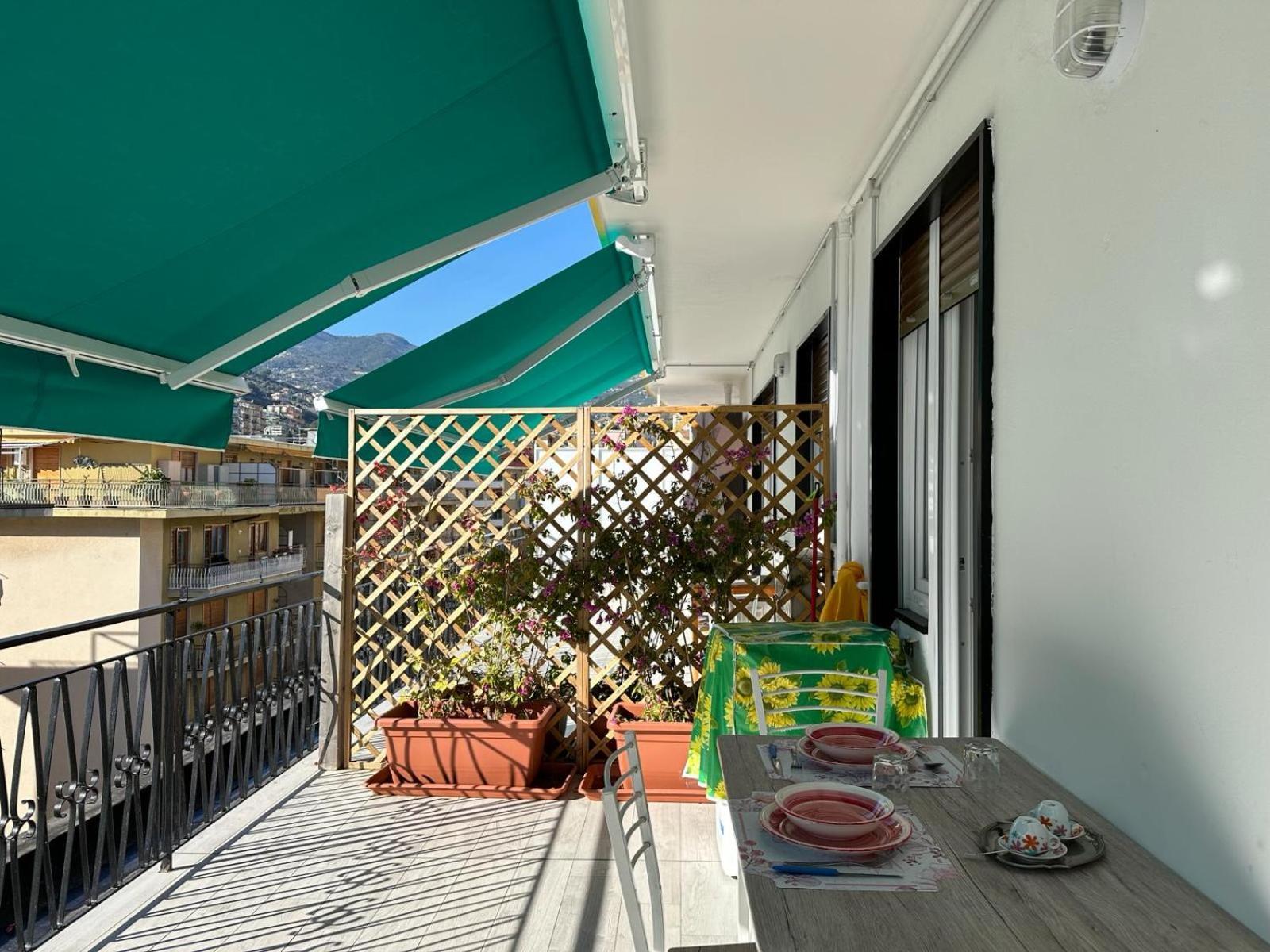 Wh - Un Posto Al Sole - Attico Monolocale Con Parcheggio Gratuito - 5 Minuti Dal Centro - Wifi Lägenhet Sanremo Exteriör bild